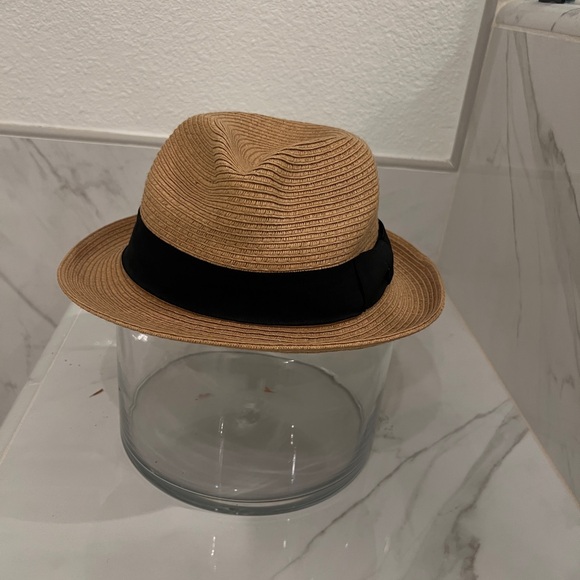 Aritzia Accessories - Aritzia Tan Straw Fedora with Black Band